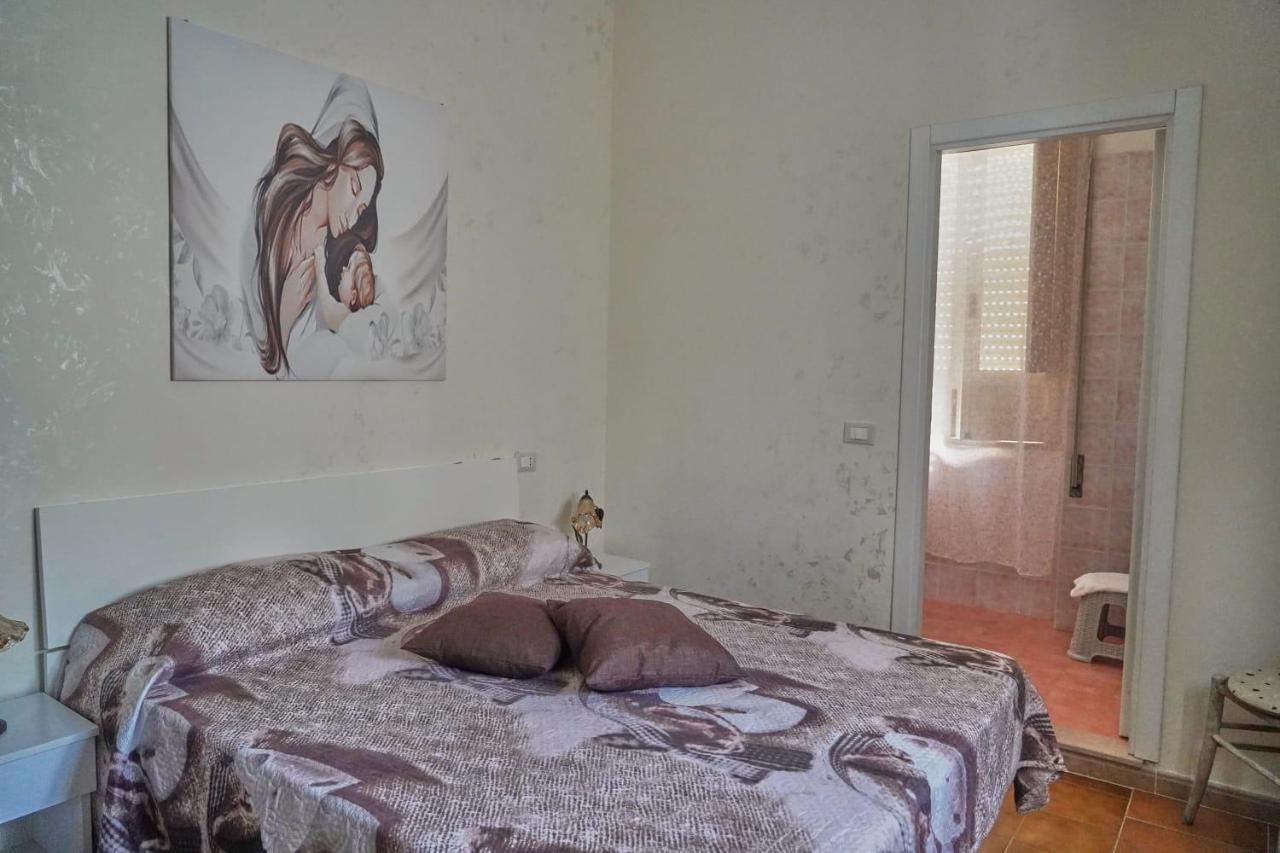 Le Stanze Di Ricci - Affittacamere Low Cost Lesina Extérieur photo