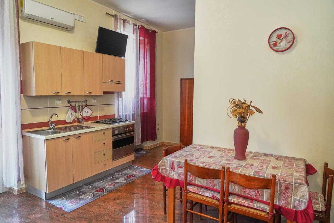 Le Stanze Di Ricci - Affittacamere Low Cost Lesina Extérieur photo