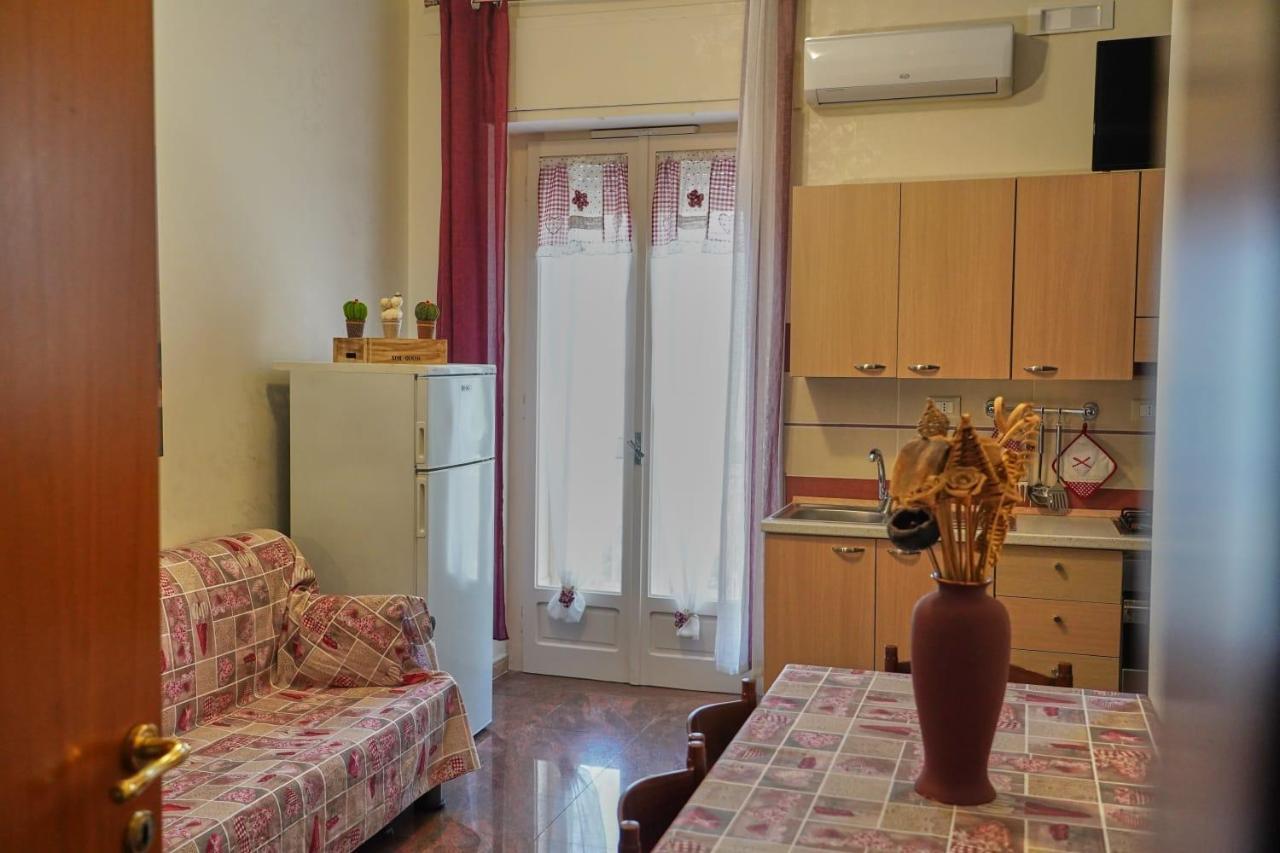Le Stanze Di Ricci - Affittacamere Low Cost Lesina Extérieur photo