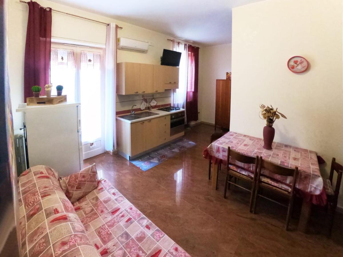 Le Stanze Di Ricci - Affittacamere Low Cost Lesina Extérieur photo
