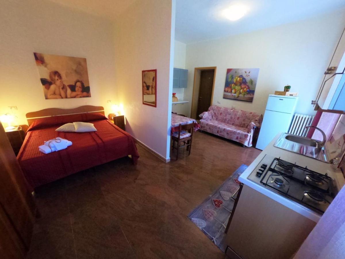 Le Stanze Di Ricci - Affittacamere Low Cost Lesina Extérieur photo