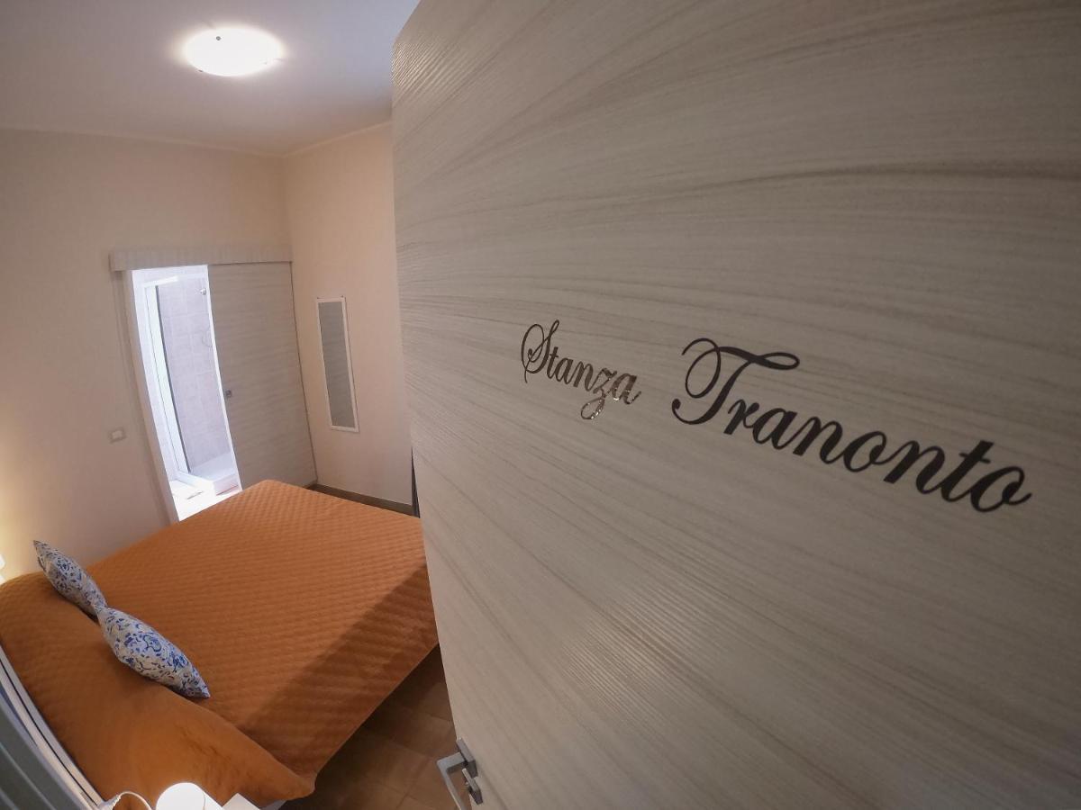Le Stanze Di Ricci - Affittacamere Low Cost Lesina Extérieur photo