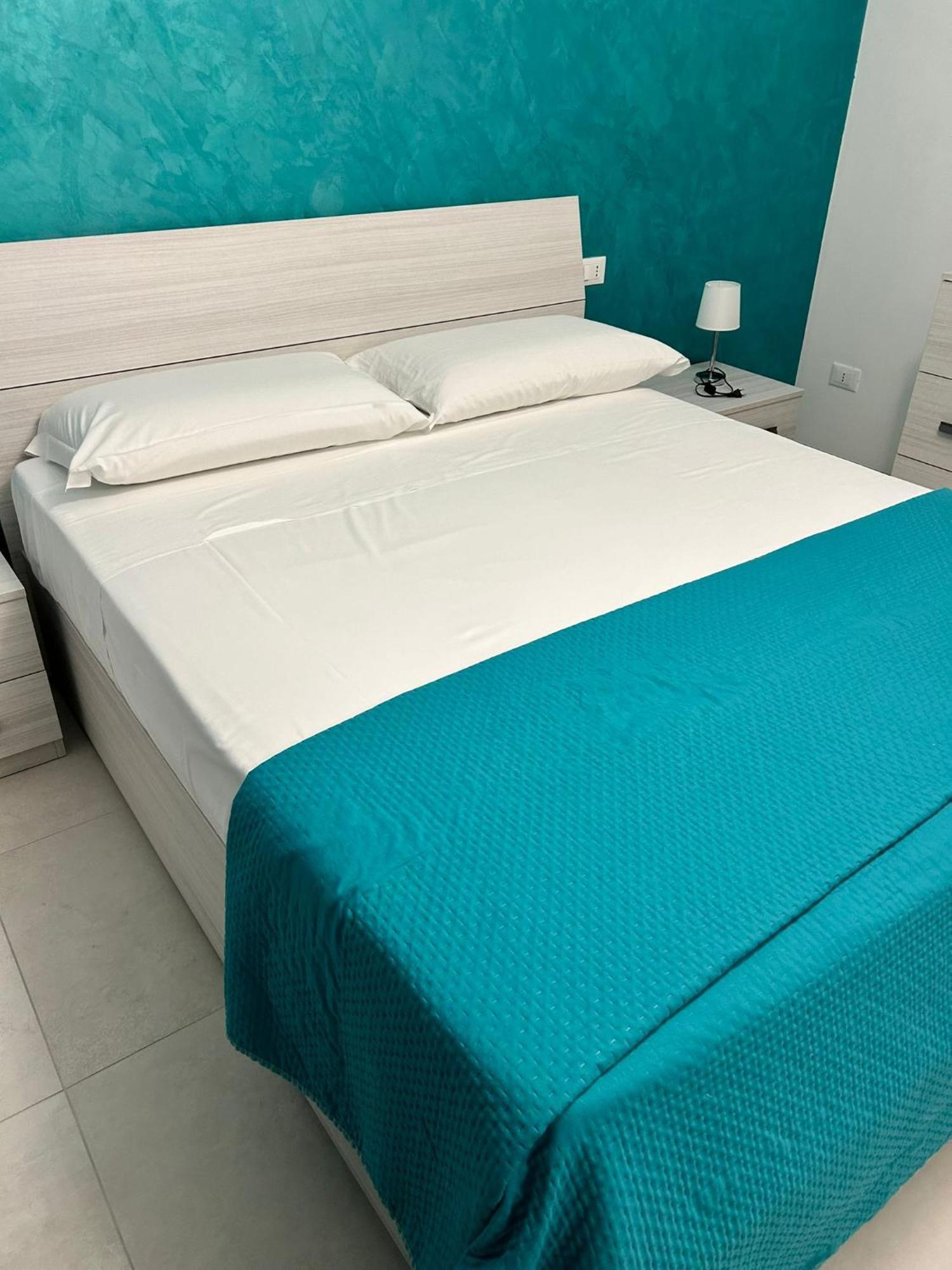 Le Stanze Di Ricci - Affittacamere Low Cost Lesina Extérieur photo