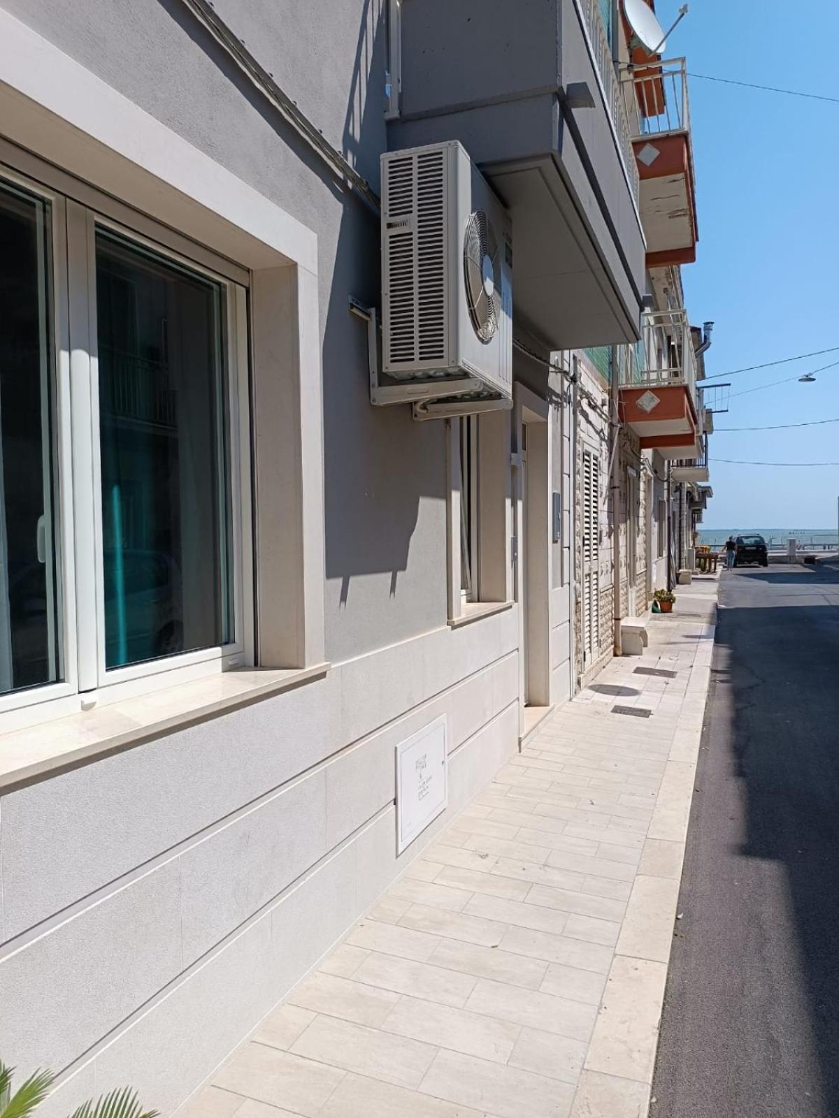 Le Stanze Di Ricci - Affittacamere Low Cost Lesina Extérieur photo